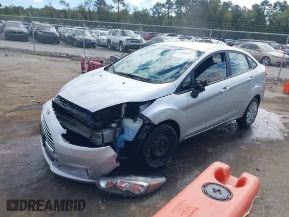 2019 Ford Fiesta S с VIN 3FADP4AJ9KM139559, выставлен на аукционе IAAI как лот 43368401 с пробегом 72 078 миль миль и . История ставок и продаж доступна на DreamBid. Изображение 2.