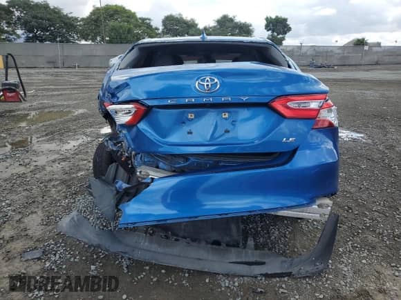 2020 Toyota Camry LE z VIN 4T1C11AK2LU306688, wystawiony jako Copart lot #82510505 z przebiegiem 104 108 mil mil oraz Szkoda całkowita • Salvage title. Historia ofert i sprzedaży dostępna na DreamBid. Obrazek 6.