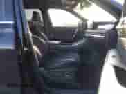 2024 Hyundai Palisade Calligraphy z VIN KM8R7DGE2RU722731, wystawiony jako IAAI lot #43450823 z przebiegiem 28 606 mil mil oraz . Historia ofert i sprzedaży dostępna na DreamBid. Obrazek 5.