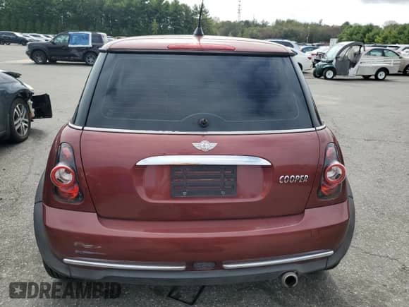 2006 MINI Hardtop with VIN WMWRC33526TK66647, listed as a Copart auction lot 81100025 with 179,203 mi miles and Salvage title. Bid and sale history available at DreamBid. Image 6.