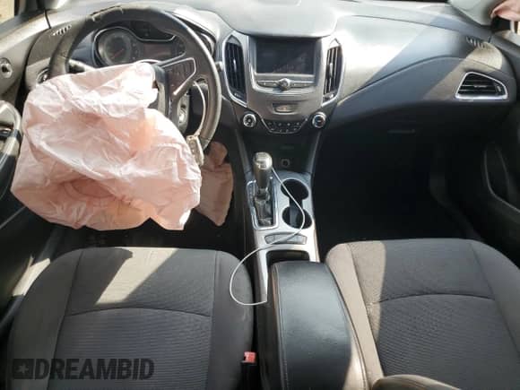 2019 Chevrolet Cruze LS с VIN 1G1BC5SM5K7111241, выставлен на аукционе Copart как лот 67806945 с пробегом 88 840 миль миль и Списание • Salvage title. История ставок и продаж доступна на DreamBid. Изображение 8.