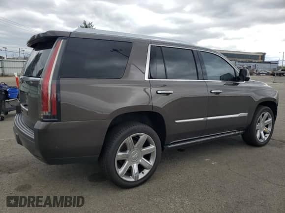 2020 Cadillac Escalade Premium Luxury with VIN 1GYS4CKJ7LR156518, listed as a Copart auction lot 53136925 with 87,706 mi miles and Salvage title. Bid and sale history available at DreamBid. Image 3.