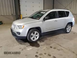 2011 Jeep Compass Latitude z VIN 1J4NT1FB0BD228114, wystawiony jako Copart lot #71679295 z przebiegiem 151 004 mil mil oraz Czysty tytuł • Clean title. Historia ofert i sprzedaży dostępna na DreamBid. Obrazek 1.