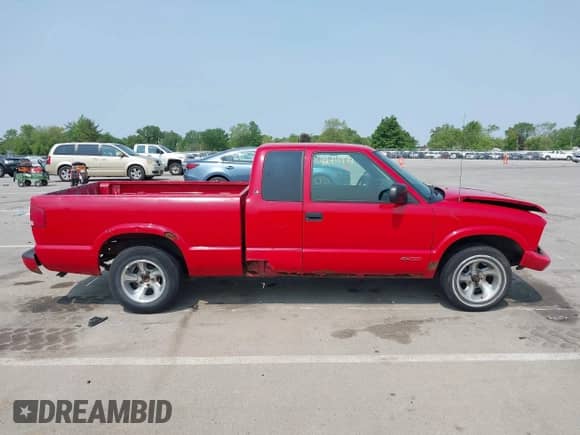2000 Chevrolet S-10 LS с VIN 1GCCS1953Y8239826, выставлен на аукционе IAAI как лот 42415134 с пробегом Не указан миль и . История ставок и продаж доступна на DreamBid. Изображение 14.