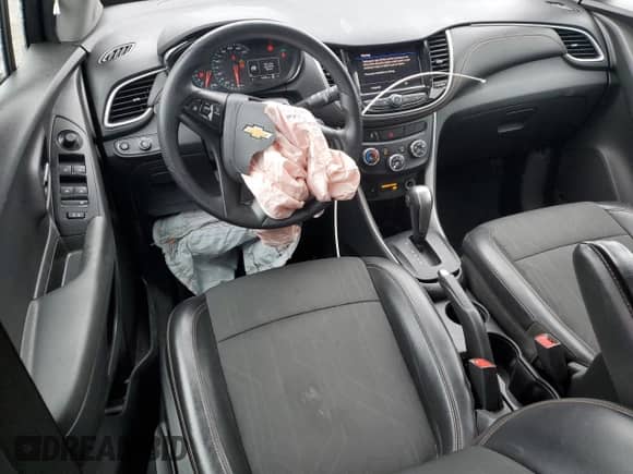 2021 Chevrolet Trax LT z VIN KL7CJPSM7MB371926, wystawiony jako Copart lot #71905255 z przebiegiem 62 999 mil mil oraz Szkoda całkowita • Salvage title. Historia ofert i sprzedaży dostępna na DreamBid. Obrazek 8.