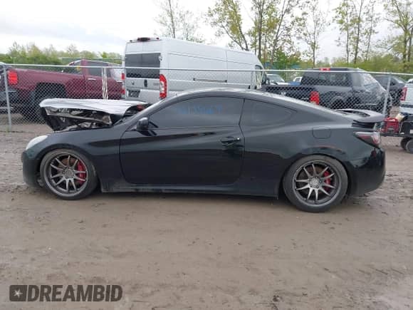 2010 Hyundai Genesis Coupe with VIN KMHHT6KD7AU003612, listed as a IAAI auction lot 42135669 with 138,009 mi miles and . Bid and sale history available at DreamBid. Image 14.