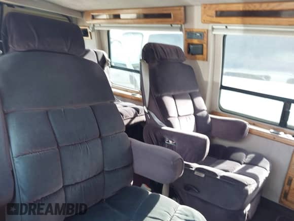 1996 Ford Econoline Cargo with VIN 1FDEE14HXTHB41088, listed as a IAAI auction lot 43460680 with 197,209 mi miles and . Bid and sale history available at DreamBid. Image 8.