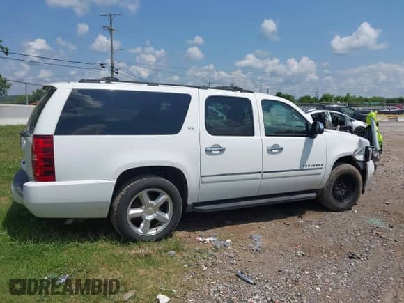 2014 Chevrolet Suburban LTZ с VIN 1GNSKKE78ER134057, выставлен на аукционе IAAI как лот 42608902 с пробегом 126 762 миль миль и . История ставок и продаж доступна на DreamBid. Изображение 13.