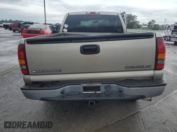 2002 Chevrolet Silverado 1500 LS с VIN 2GCEC19V421265237, выставлен на аукционе Copart как лот 81722395 с пробегом 91 150 миль миль и Списание • Salvage title. История ставок и продаж доступна на DreamBid. Изображение 6.