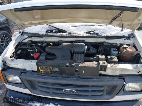 2006 Ford Econoline Cargo z VIN 1FTNE24WX6HB18195, wystawiony jako IAAI lot #41365791 z przebiegiem 127 759 mil mil oraz . Historia ofert i sprzedaży dostępna na DreamBid. Obrazek 10.