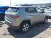 2018 Jeep Compass Latitude z VIN 3C4NJDBB5JT398920, wystawiony jako IAAI lot #43039449 z przebiegiem 84 332 mil mil oraz . Historia ofert i sprzedaży dostępna na DreamBid. Obrazek 4.