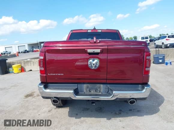 2020 Ram 1500 Limited z VIN 1C6RREHT3LN319285, wystawiony jako IAAI lot #42399428 z przebiegiem 132 969 mil mil oraz . Historia ofert i sprzedaży dostępna na DreamBid. Obrazek 16.