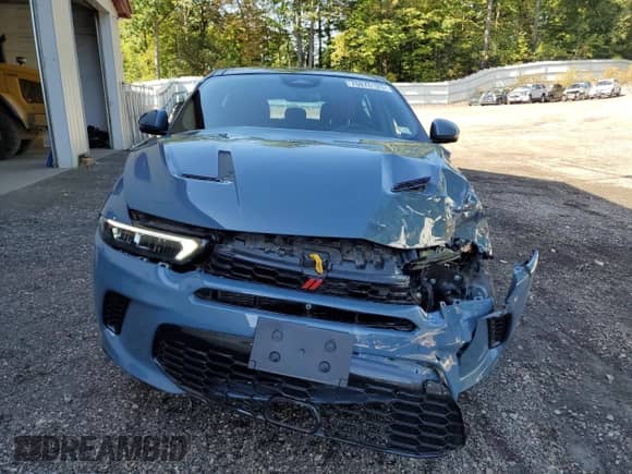 2024 Dodge Hornet GT Plus with VIN ZACNDFBN6R3A16773, listed as a Copart auction lot 70876125 with 3,327 mi miles and Salvage title. Bid and sale history available at DreamBid. Image 5.