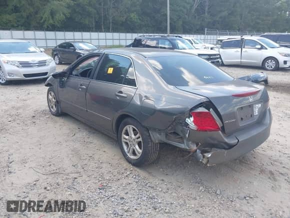 2006 Honda Accord EX with VIN 1HGCM56796A102145, listed as a IAAI auction lot 43109286 with Not provided miles and . Bid and sale history available at DreamBid. Image 3.