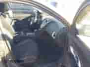 2011 Chevrolet Equinox 1LT z VIN 2CNALDEC0B6473800, wystawiony jako IAAI lot #43350345 z przebiegiem 188 459 mil mil oraz . Historia ofert i sprzedaży dostępna na DreamBid. Obrazek 5.