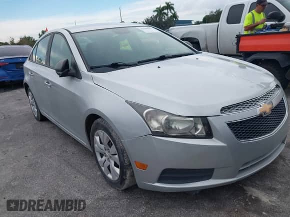 2014 Chevrolet Cruze LS with VIN 1G1PA5SH3E7133807, listed as a IAAI auction lot 43288087 with 75,533 mi miles and . Bid and sale history available at DreamBid. Image 6.