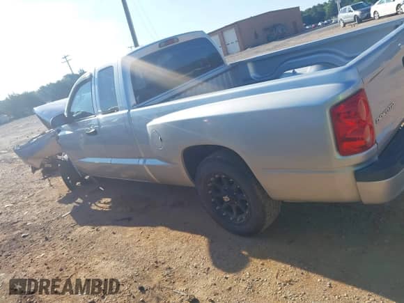 2006 Dodge Dakota ST with VIN 1D7HE22K16S664583, listed as a IAAI auction lot 42442345 with 147,737 mi miles and . Bid and sale history available at DreamBid. Image 14.