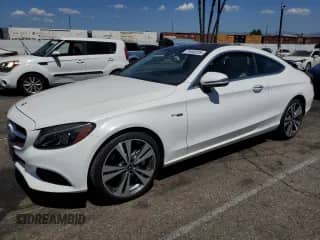 2017 Mercedes-Benz C 300 с VIN WDDWJ4JB9HF511736, выставлен на аукционе Copart как лот 71442815 с пробегом 51 438 миль миль и Списание • Salvage title. История ставок и продаж доступна на DreamBid. Изображение 1.