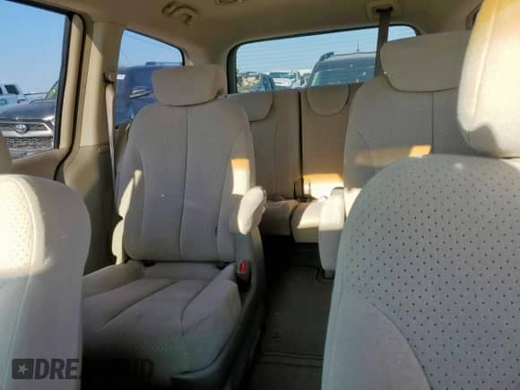 2007 Hyundai Entourage GLS с VIN KNDMC233676031528, выставлен на аукционе Copart как лот 68035215 с пробегом 117 749 миль миль и Чистый • Clean title. История ставок и продаж доступна на DreamBid. Изображение 10.