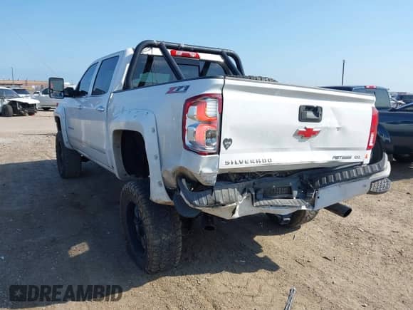 2017 Chevrolet Silverado 1500 LTZ z VIN 3GCUKSEJ9HG150558, wystawiony jako IAAI lot #41514409 z przebiegiem 107 969 mil mil oraz . Historia ofert i sprzedaży dostępna na DreamBid. Obrazek 3.