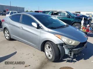2013 Hyundai Elantra GLS с VIN KMHDH4AE4DU002601, выставлен на аукционе IAAI как лот 43329911 с пробегом 138 762 миль миль и . История ставок и продаж доступна на DreamBid. Изображение 1.