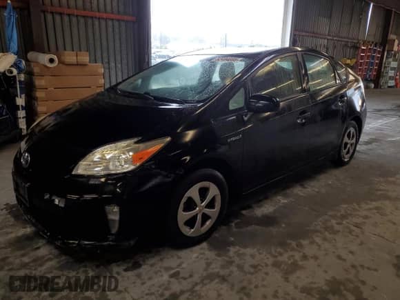 2015 Toyota Prius Four z VIN JTDKN3DU1F0482494, wystawiony jako Copart lot #82494805 z przebiegiem 239 147 mil mil oraz Czysty tytuł • Clean title. Historia ofert i sprzedaży dostępna na DreamBid. Obrazek 1.