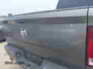 2012 Ram 1500 Express с VIN 3C6JD6AT3CG261294, выставлен на аукционе IAAI как лот 42761298 с пробегом 117 477 миль миль и . История ставок и продаж доступна на DreamBid. Изображение 16.