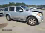 2007 Nissan Pathfinder S z VIN 5N1AR18U57C643973, wystawiony jako Copart lot #55623985 z przebiegiem 150 467 mil mil oraz Szkoda całkowita • Salvage title. Historia ofert i sprzedaży dostępna na DreamBid. Obrazek 4.