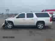 2009 Chevrolet Suburban LTZ с VIN 1GNFC36029R257896, выставлен на аукционе IAAI как лот 42446243 с пробегом 232 989 миль миль и . История ставок и продаж доступна на DreamBid. Изображение 14.