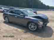 2013 Nissan Maxima SV z VIN 1N4AA5AP7DC805658, wystawiony jako IAAI lot #42453972 z przebiegiem 198 641 mil mil oraz . Historia ofert i sprzedaży dostępna na DreamBid. Obrazek 1.