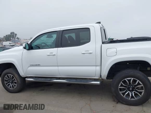 2020 Toyota Tacoma SR5 с VIN 3TMAZ5CN8LM131547, выставлен на аукционе IAAI как лот 43411863 с пробегом 97 412 миль миль и . История ставок и продаж доступна на DreamBid. Изображение 14.