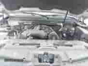 2007 Chevrolet Suburban LTZ z VIN 1GNFC16077R223342, wystawiony jako IAAI lot #42513496 z przebiegiem 256 637 mil mil oraz . Historia ofert i sprzedaży dostępna na DreamBid. Obrazek 10.