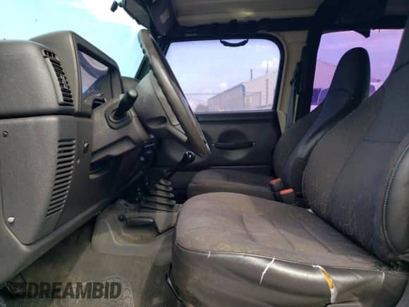 2001 Jeep Wrangler SE with VIN 1J4FA29P91P335568, listed as a Copart auction lot 68877805 with Not provided miles and Clean title. Bid and sale history available at DreamBid. Image 7.