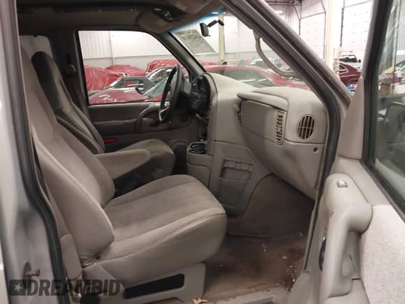 2000 Chevrolet Astro с VIN 1GNDM19WXYB219798, выставлен на аукционе IAAI как лот 41823618 с пробегом 181 822 миль миль и . История ставок и продаж доступна на DreamBid. Изображение 5.