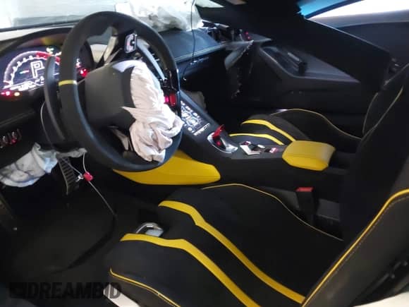 2023 Lamborghini Huracan with VIN ZHWUA6ZX6PLA22072, listed as a IAAI auction lot 42204169 with 2,978 mi miles and . Bid and sale history available at DreamBid. Image 5.
