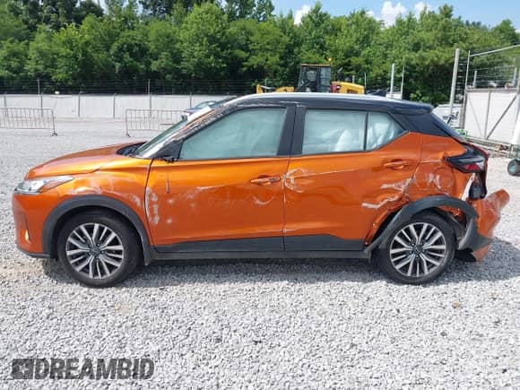 2024 Nissan Kicks SV z VIN 3N1CP5CV8RL536372, wystawiony jako IAAI lot #42646182 z przebiegiem 40 394 mil mil oraz . Historia ofert i sprzedaży dostępna na DreamBid. Obrazek 14.