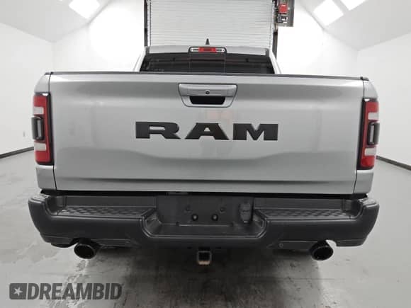 2020 Ram 1500 Rebel z VIN 1C6SRFLT7LN137992, wystawiony jako Copart lot #86550465 z przebiegiem 45 615 mil mil oraz Czysty tytuł • Clean title. Historia ofert i sprzedaży dostępna na DreamBid. Obrazek 6.