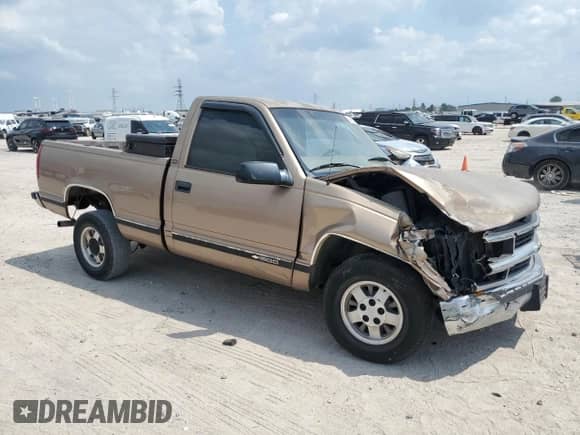 1997 Chevrolet Silverado 1500 z VIN 1GCEC14W6VZ253733, wystawiony jako Copart lot #66991994 z przebiegiem 261 797 mil mil oraz Szkoda całkowita • Salvage title. Historia ofert i sprzedaży dostępna na DreamBid. Obrazek 4.