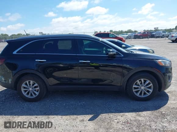 2017 Kia Sorento LX with VIN 5XYPG4A39HG323379, listed as a IAAI auction lot 43319663 with 70,362 mi miles and . Bid and sale history available at DreamBid. Image 13.