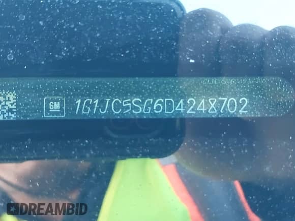 2013 Chevrolet Sonic LT z VIN 1G1JC5SG6D4248702, wystawiony jako IAAI lot #43403767 z przebiegiem 162 087 mil mil oraz . Historia ofert i sprzedaży dostępna na DreamBid. Obrazek 9.