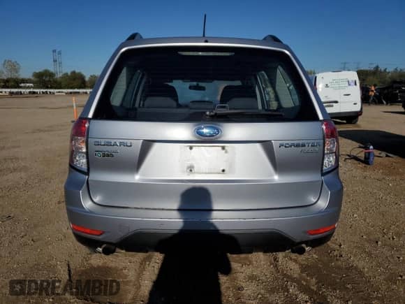 2013 Subaru Forester X с VIN JF2SHABC2DH435464, выставлен на аукционе Copart как лот 85578855 с пробегом 136 612 миль миль и Списание • Salvage title. История ставок и продаж доступна на DreamBid. Изображение 6.