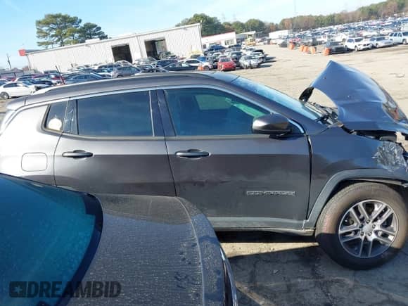 2020 Jeep Compass Latitude z VIN 3C4NJCBB2LT241780, wystawiony jako IAAI lot #41118805 z przebiegiem 74 891 mil mil oraz . Historia ofert i sprzedaży dostępna na DreamBid. Obrazek 13.