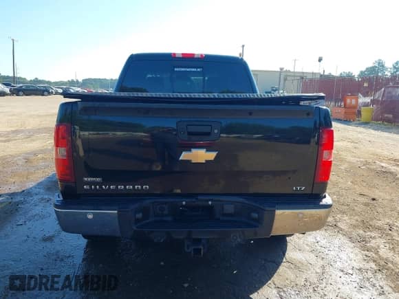 2011 Chevrolet Silverado 1500 LTZ с VIN 3GCPKTE32BG348412, выставлен на аукционе IAAI как лот 43261638 с пробегом 170 658 миль миль и . История ставок и продаж доступна на DreamBid. Изображение 16.