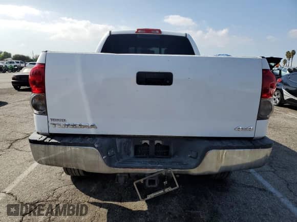 2007 Toyota Tundra SR5 z VIN 5TFBV54167X027182, wystawiony jako Copart lot #89721585 z przebiegiem 166 764 mil mil oraz Szkoda całkowita • Salvage title. Historia ofert i sprzedaży dostępna na DreamBid. Obrazek 6.