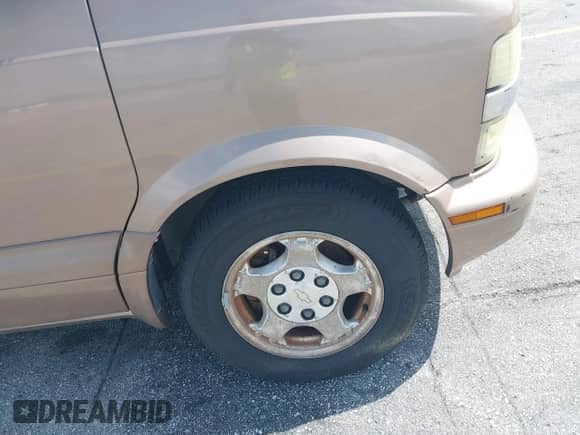 2004 Chevrolet Astro с VIN 1GNDM19X34B112546, выставлен на аукционе IAAI как лот 43080971 с пробегом 147 792 миль миль и . История ставок и продаж доступна на DreamBid. Изображение 12.