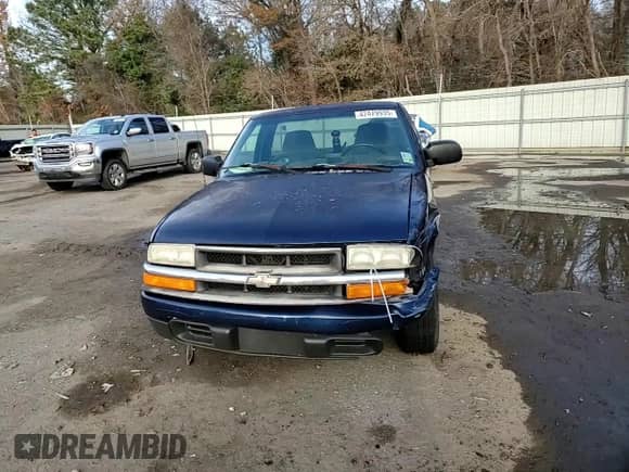 2002 Chevrolet S-10 with VIN 1GCCS145128126679, listed as a Copart auction lot 42479935 with 117,258 mi miles and Salvage title. Bid and sale history available at DreamBid. Image 10.