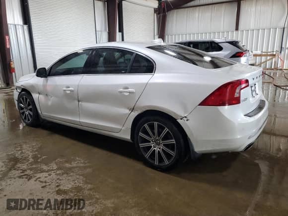 2017 Volvo S60 Inscription Platinum с VIN LYV402TM3HB146807, выставлен на аукционе Copart как лот 61412475 с пробегом 71 862 миль миль и Списание • Salvage title. История ставок и продаж доступна на DreamBid. Изображение 2.