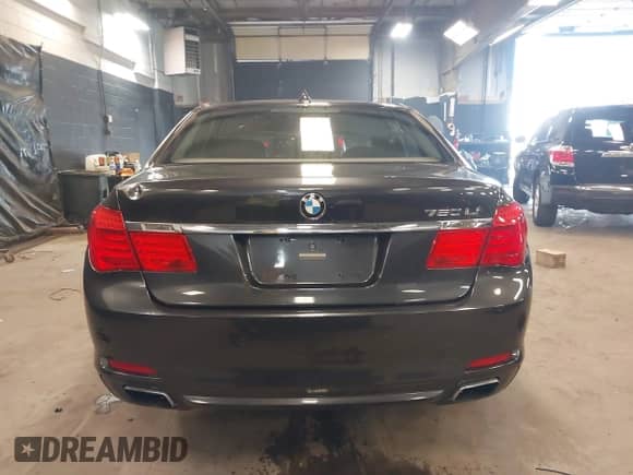 2011 BMW 7 Series 750Li xDrive with VIN WBAKC8C56BC433083, listed as a IAAI auction lot 42523890 with 120,977 mi miles and . Bid and sale history available at DreamBid. Image 17.