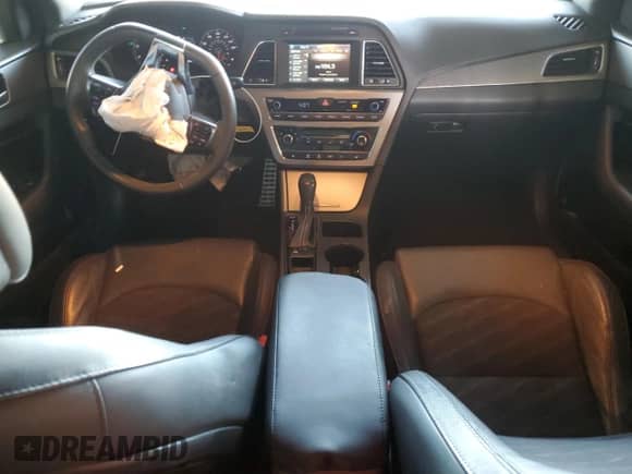 2017 Hyundai Sonata Sport с VIN 5NPE34AB0HH526731, выставлен на аукционе Copart как лот 57255815 с пробегом 101 256 миль миль и Списание • Salvage title. История ставок и продаж доступна на DreamBid. Изображение 8.