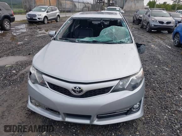 2014 Toyota Camry SE with VIN 4T1BF1FK8EU439626, listed as a IAAI auction lot 42985185 with 90,023 mi miles and . Bid and sale history available at DreamBid. Image 12.
